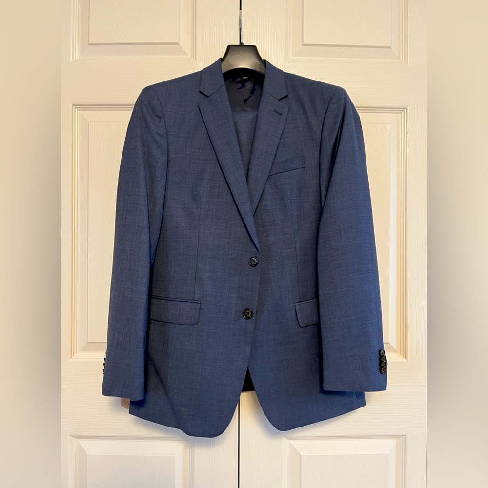 LIKE NEW - Banana Republic - 40R Slim / 33x32 Slim - Blue Marzotto Suit